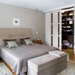 Luksusowe łóżko Treca de Paris kosztowałoby fortunę, ale firma robiła wyprzedaż mebli z ekspozycji. Kupiono je za pół ceny.