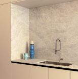 kuchnia w luksusowym apartamencie w Paryżu projektu Stephanie Coutas