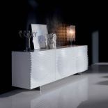 Luna, czyli po włosku księżyc. Komoda czy konsola?