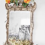 Lustro w rzeźbionej ramie. Dom nad morzem, spokój z odrobiną Orientu