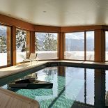 Ma 500 metrów i mieści ponadstumetrowy basen, suchą saunę i hammam, salę do jogi i squasha.