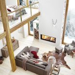 Ma największą na rynku szybę (166 cm długości), może być czarny lub ze stali nierdzewnej, kosztuje 27 000 zł, Brunner