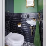 zielona łazienka w bloku