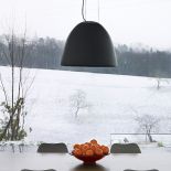 Mała wioska na wzgórzu pod Lyonem. Trzy kroki do lasu, a dookoła tylko łąki.