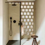 mała łazienka z prysznicem