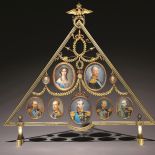 Peter Carl Fabergé, złoty stojak z kompletem miniatur rodziny carskiej autorstwa Johana Victora Aarnego, koniec XIX w.