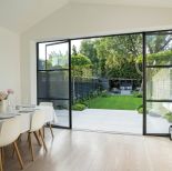 mały ogród przy domu