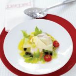 Małże św. Jakuba pod płatkami lasagne