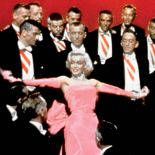 Marilyn Monroe śpiewa piosenkę? Diamenty są najlepszym przyjacielem kobiety?.