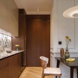 ryflowana kuchnia ciemne drewno