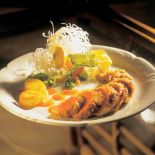 Marynowane polędwiczki cielęce w sosie chrzanowym.