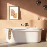 matowa łazienka z wolnostojąca wanną