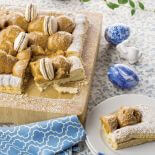 Mazurek kajmakowy z minimakaronikam.