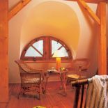 Mazurska chata nad jeziorem. Mazurska przystań