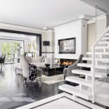 Willa na starym Mokotowie jak luksusowy londyński townhouse. Pomysły podpatrzone u znanych projektantów Toma Forda