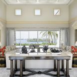 Meble nawiązują do art deco. Klasyczna rezydencja we włoskim stylu