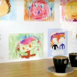 Meble schodzą u Magdy na drugi plan – w jej domu mają nie przeszkadzać rodzinnej twórczości.