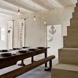 Mebli nie jest tu dużo: tylko to, co naprawdę potrzebne