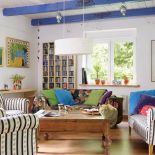 Mieszkanie Bożeny i Marcina aż kipimy kolorami.