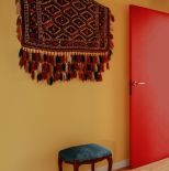 wnętrza w żywych kolorach jak z filmu Almodovara