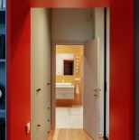 kolorowa łazienka jak z filmu Almodovara