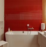 kolorowa łazienka jak z filmu Almodovara