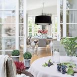 Mieszkanie przeszło ogromną metamorfozę. Jest nowocześnie, ale ciepło, spokojnie, ale z kolorem.