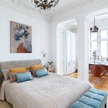 biała sypialnia w stylu klasycznym