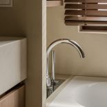 minimalistyczna łazienka z wanną