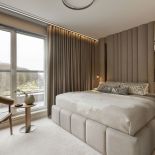 elegancka beżowa sypialnia