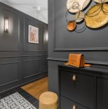 przedpokój w ciemnych kolorach