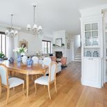 Mieszkanie pod Warszawą w stylu Hampton