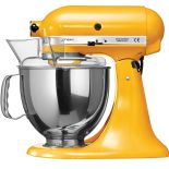 Urządzamy kuchnię: kolorowe meble i agd