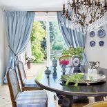 Mimo wielu i różnych dekoracji, dom jest stylistycznie bardzo spójny.