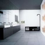 Minimalistyczna łazienka Universal dla Boffi.