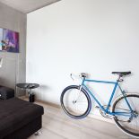 Nowoczesne mieszkanie z funkcjonalnymi rozwiązaniami