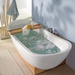 Model z serii MyNature, akryl, za ok. 22 500 zł. VILLEROY BOCH