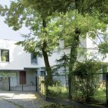 Modernistyczny dom na Żoliborzu. Malowane kobierce Olgi Wolniak