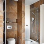 Modernistyczny styl i dobra sztuka. Bo obrazy są jak meble, bez których nie ma domu.