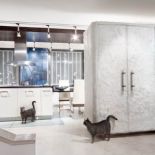 Modernistyczny styl i dobra sztuka. Bo obrazy są jak meble, bez których nie ma domu.