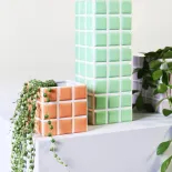 ceramiczne wazony w kratkę