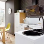 Mogą być w kolorze grafitowym albo piaskowym. Zaprojektowany przez Marcjannę Kołat zlewozmywak Piva (929 zł)