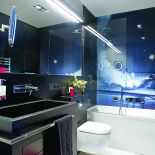 Mogłoby być większe, ale coś za coś. To mieszkanie jest w sercu stolicy, dwa kroki od słodkiego Wedla.