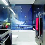 Mogłoby być większe, ale coś za coś. To mieszkanie jest w sercu stolicy, dwa kroki od słodkiego Wedla.