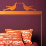 Motywy do sypialni dla zakochanych pomalowano farbą Optiva Super Matt (40,19 zł/0,9 litra). TIKKURILA