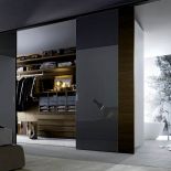 Możemy sami zaprojektować wnętrze garderoby i wybrać jej kolor. Cena - od 15 000 zł. POLIFORM