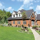 Można poczuć się tu jak na wakacjach - cisza, spokój, a jednak całkiem blisko do centrum miasta.