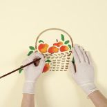 Na końcu cieniujemy wzór pędzelkiem.