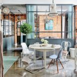 Na podłodze bezbarwna wylewka żywiczna.