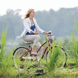 Na rowerze warto wyjeżdżać jak najczęściej i najdalej za miasto. Fot. ONS